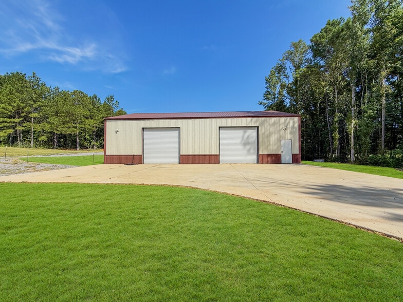 Primary Photo Of 20099 Sherman Rd, Northport Industrial For Lease
