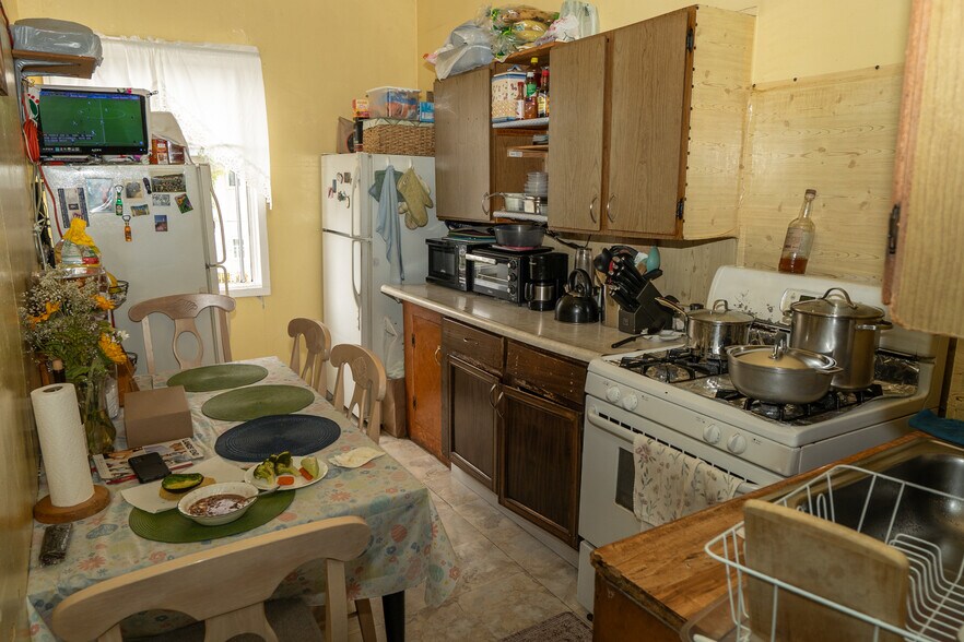 More Photos Of 3265 22nd St, San Francisco Apartments For Sale