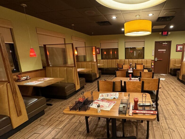 More Photos Of 4111 Timberlake Dr, Pontoon Beach Restaurant For Sale