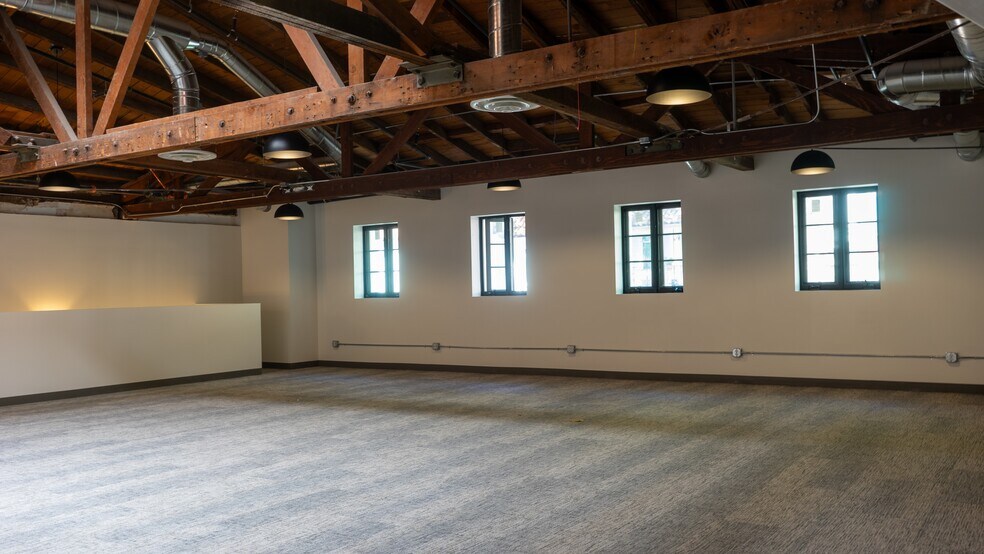 More Photos Of 1219 State St, Santa Barbara Office For Lease