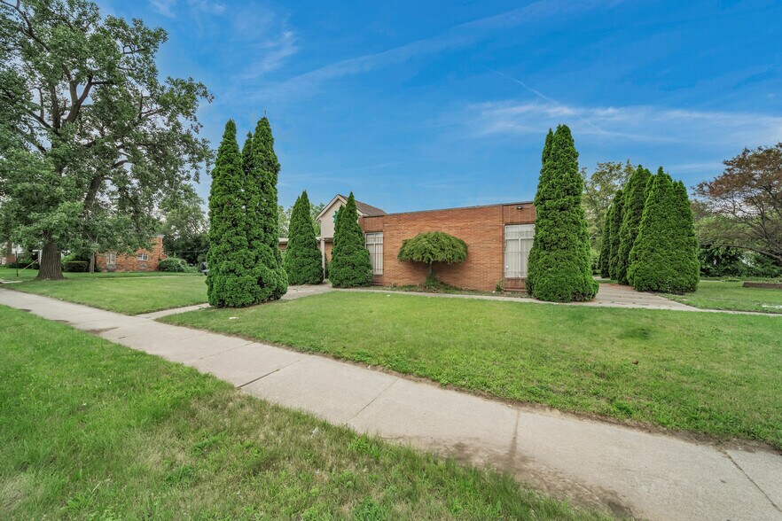 More Photos Of 19711 Greenfield Rd, Detroit Religious Facility For Sale