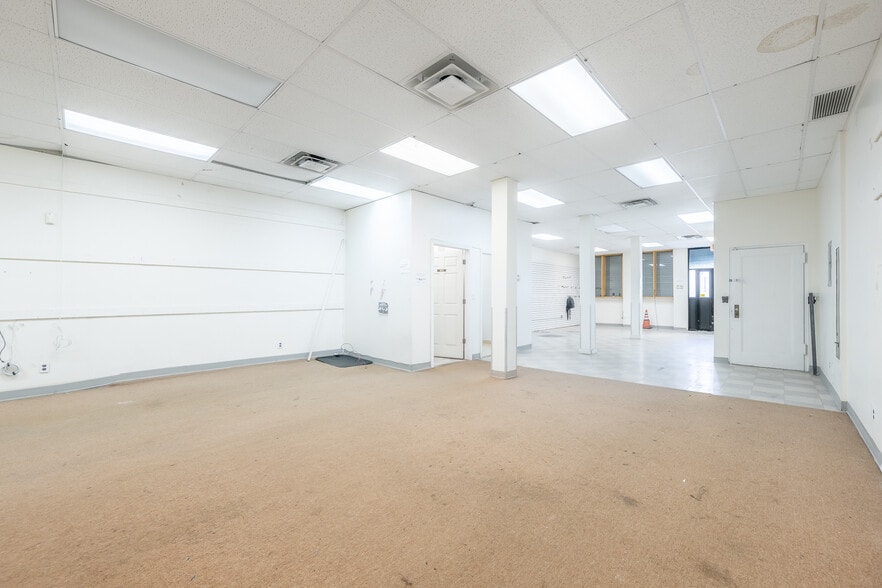 More Photos Of 38-31 Crescent St, Long Island City Warehouse For Lease