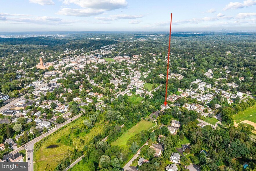 More Photos Of 405 W Wayne Ave, Wayne Office Residential For Sale