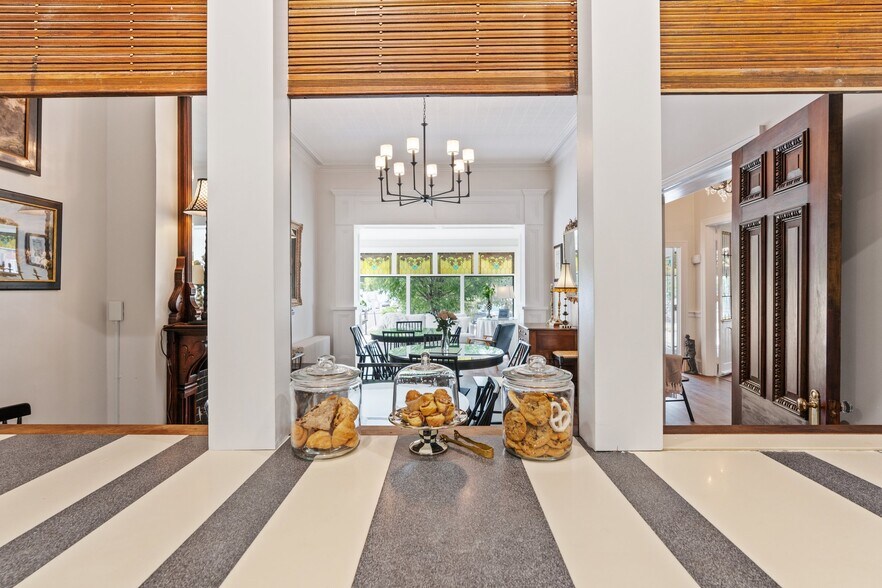 More Photos Of 11 E Philadelphia Ave, Boyertown Hospitality For Sale