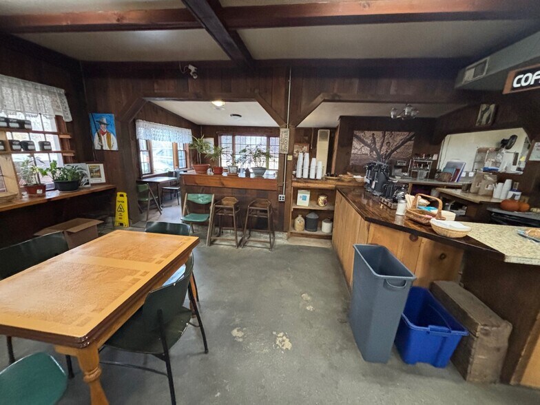 More Photos Of 138 Main Rd, Westhampton Restaurant For Lease