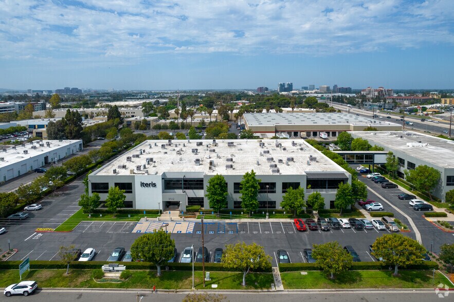 More Photos Of 2501 S Pullman St, Santa Ana Unknown For Lease