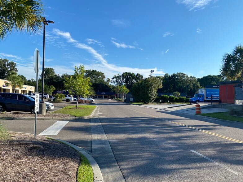 More Photos Of 1662 Savannah Hwy, Charleston Freestanding For Lease