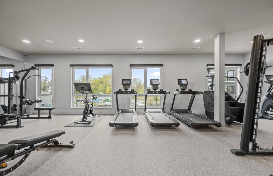 More Photos Of 266 Canal St, Salem Apartments For Lease