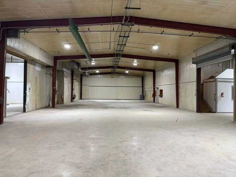 More Photos Of 640 E Highway 199, Springtown Warehouse For Lease