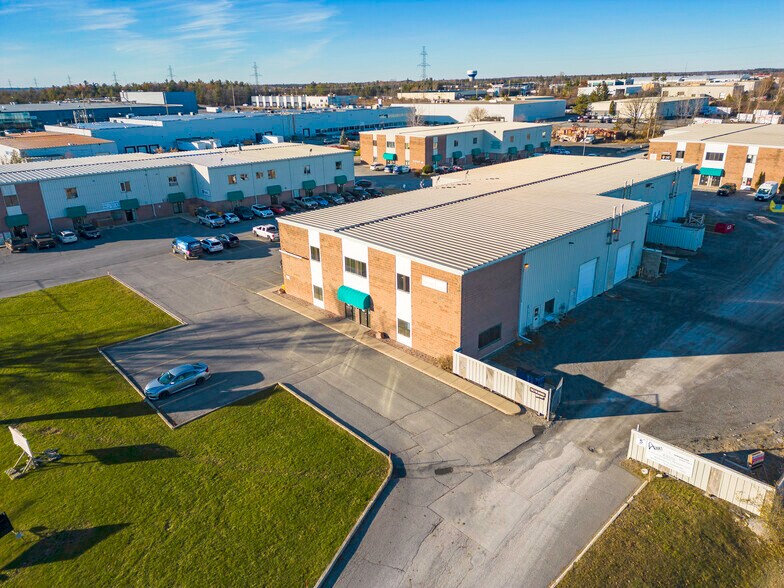 More Photos Of 590 Cataraqui Woods Dr, Kingston Flex For Sale