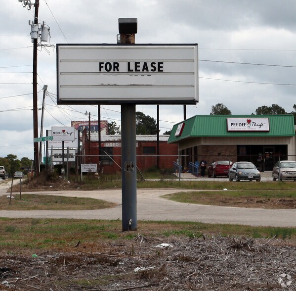 More Photos Of 1624 E Palmetto St, Florence Auto Repair For Lease