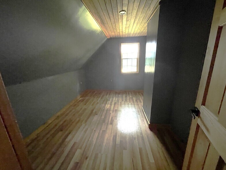 More Photos Of 19 Mason Corner Rd, Saint Albans Multifamily For Sale