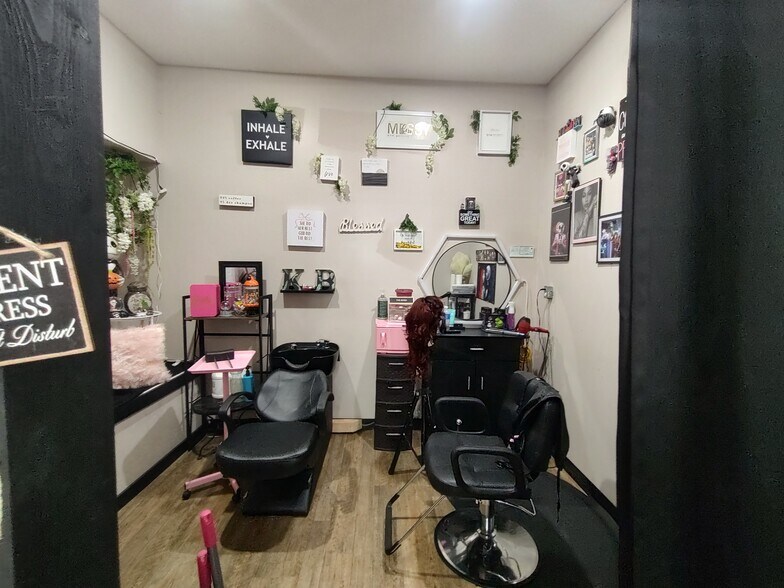 More Photos Of 502 US-1, Norlina Freestanding For Sale