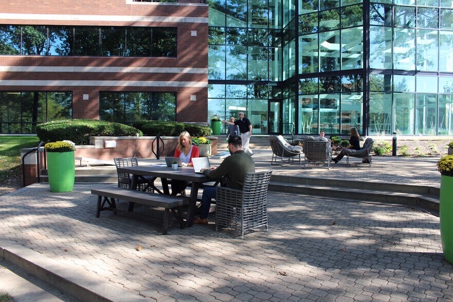 More Photos Of 8720 Castle Creek Pky, Indianapolis Unknown For Lease