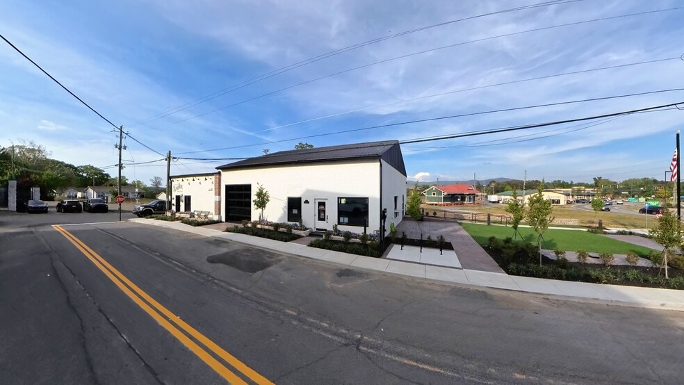 More Photos Of 30 Wall St, Jasper Auto Repair For Lease