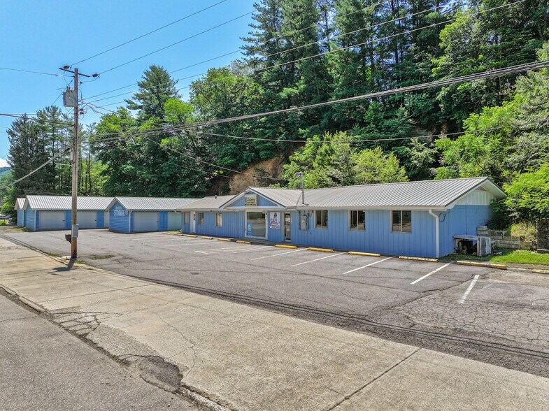 More Photos Of 8275 Carolina Blvd, Clyde General Retail For Sale