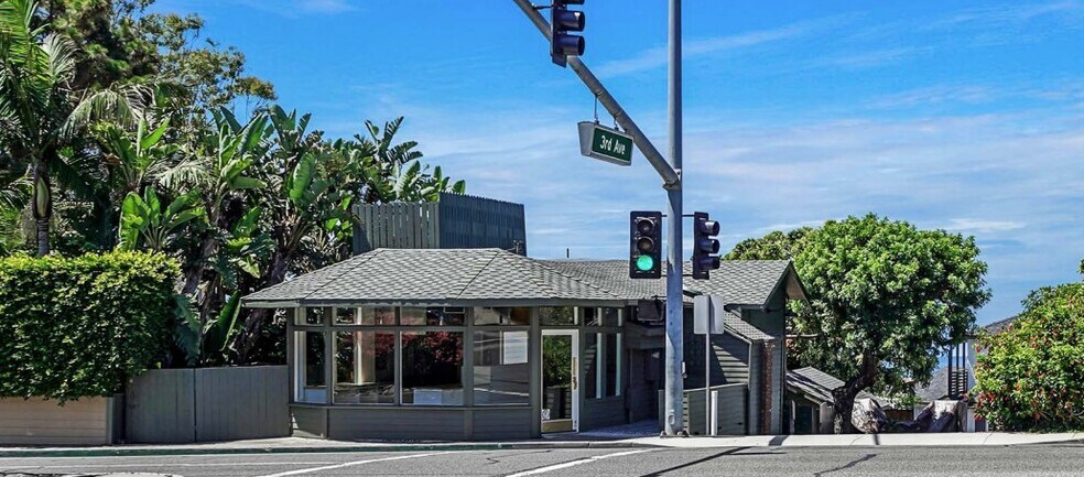 Primary Photo Of 31715 Coast Hwy, Laguna Beach Restaurant For Sale