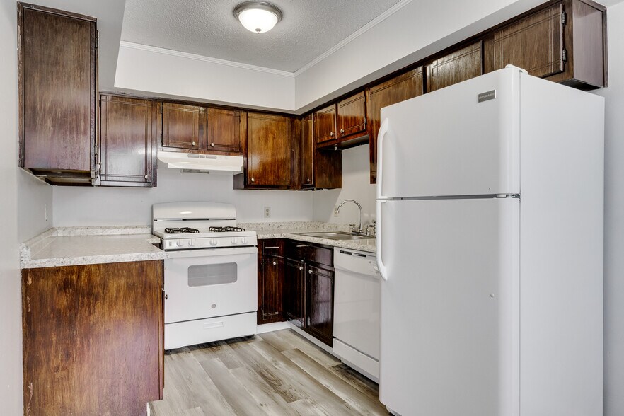 More Photos Of 1906 W Matthews Ave, Jonesboro Apartments For Sale