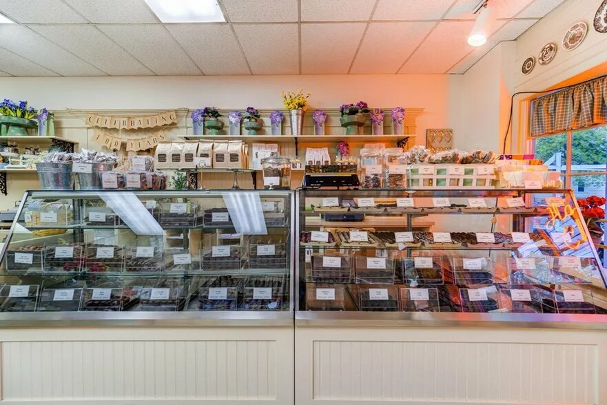 More Photos Of 269 Main St, Beacon Storefront For Sale