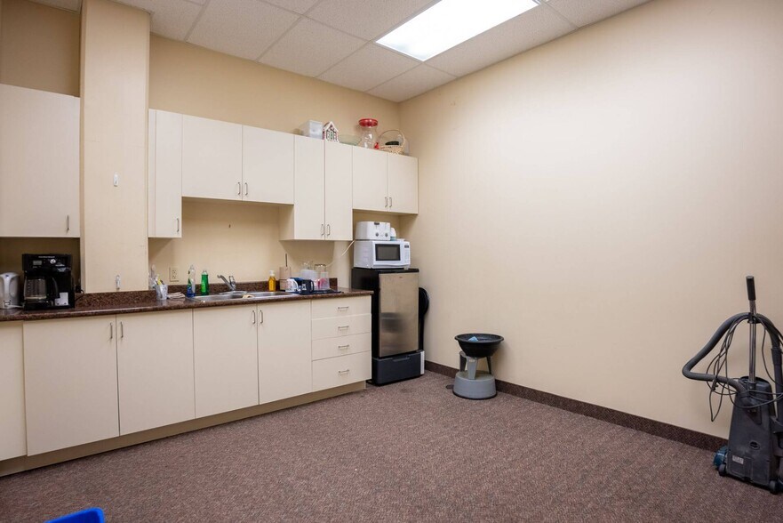 More Photos Of 93 Cedar St, Sudbury Office For Sale