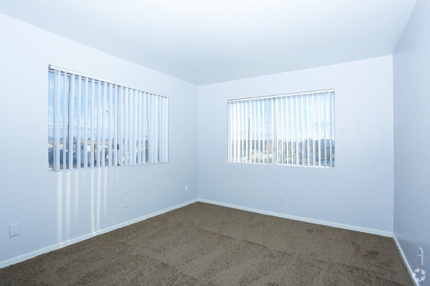 More Photos Of 409-417 E Merlayne Dr, Henderson Apartments For Sale