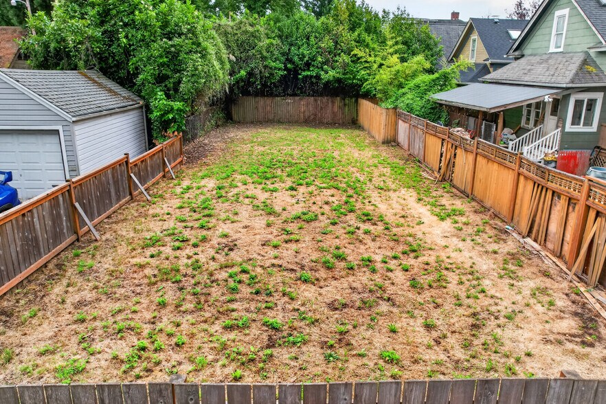 More Photos Of 24 NE Going St, Portland Land For Sale