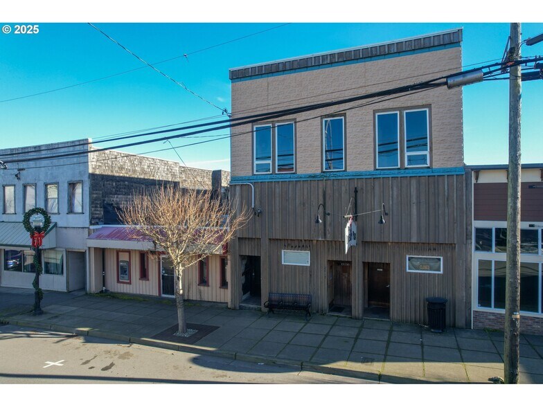 More Photos Of 2043 Sherman Ave, North Bend Bar For Sale