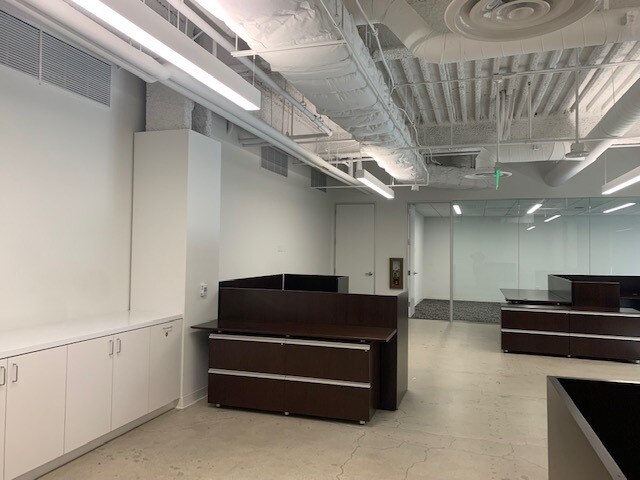 More Photos Of 700 S Flower St, Los Angeles Office For Lease