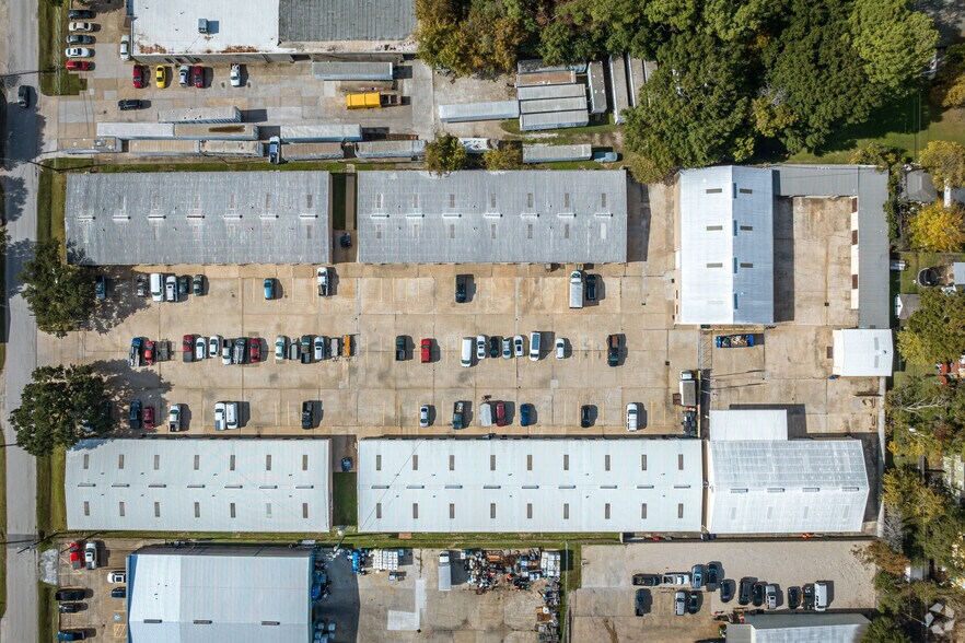 More Photos Of 6104 Milwee St, Houston Unknown For Lease