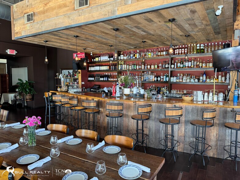 More Photos Of 550 Pharr Rd NE, Atlanta Office For Sale