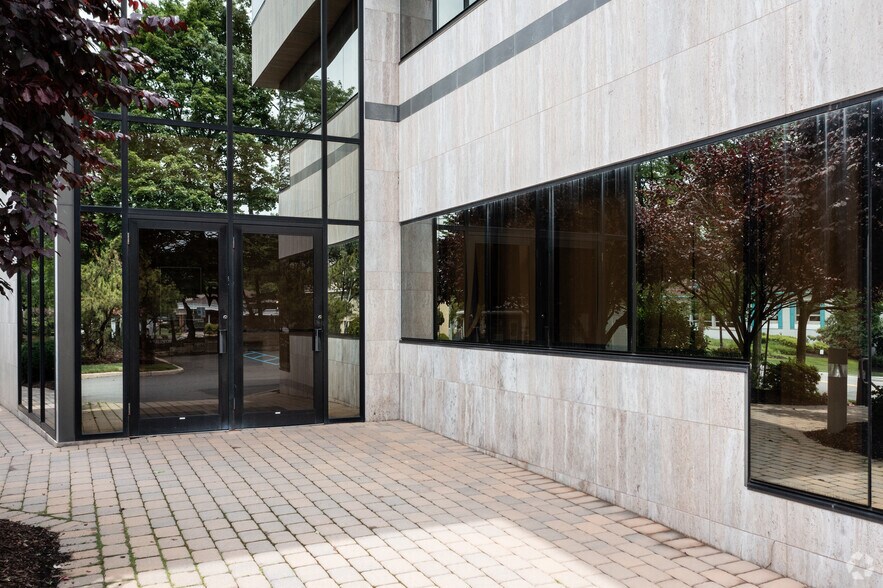 More Photos Of 887 Kinderkamack Rd, River Edge Office For Lease