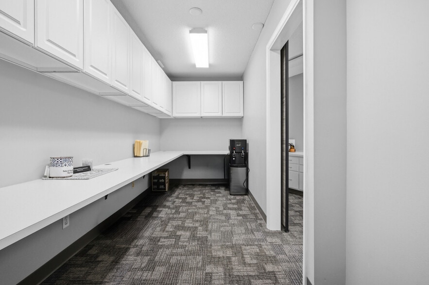 More Photos Of 360 Plaza Dr, Columbus Medical For Sale