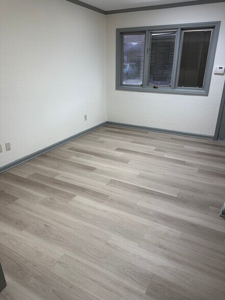 Primary Photo Of 7373 Hodgson Memorial Dr, Savannah Office For Lease