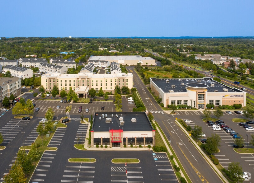 More Photos Of 117 Garden Golf Blvd, North Wales Restaurant For Lease