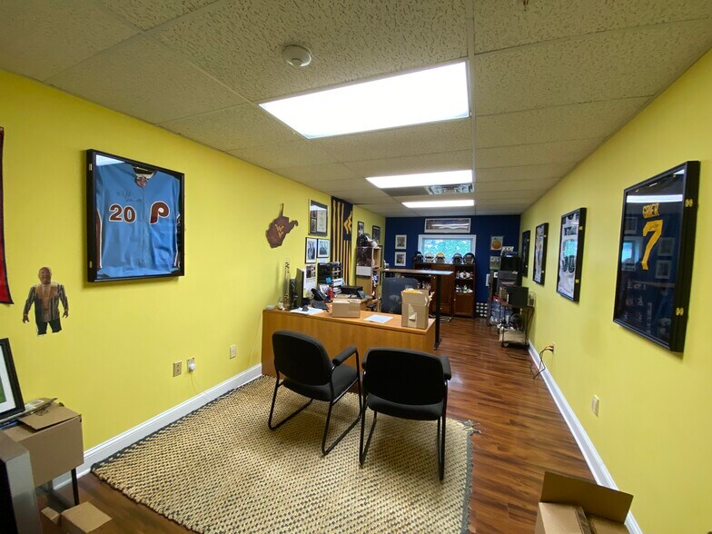 More Photos Of 164 Railroad Dr, Warminster Warehouse For Lease