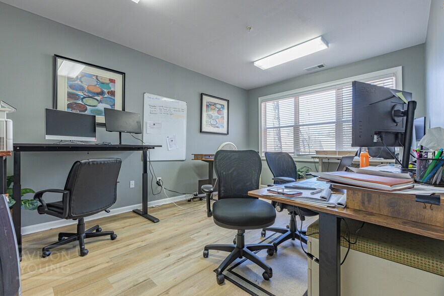 More Photos Of 2551 Roswell Rd, Marietta Medical For Lease