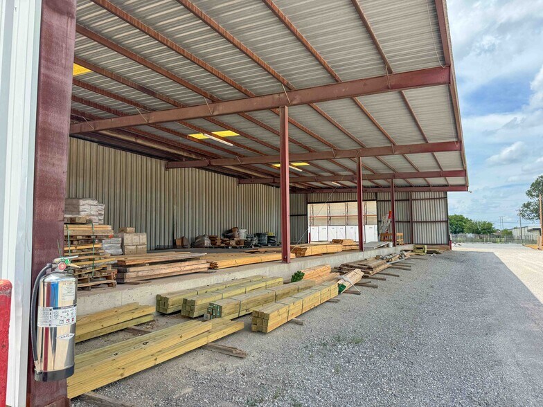 More Photos Of 7200 S Sooner Rd, Oklahoma City Warehouse For Lease