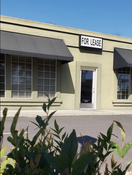 More Photos Of 9792 Highway 99, Live Oak Office For Lease
