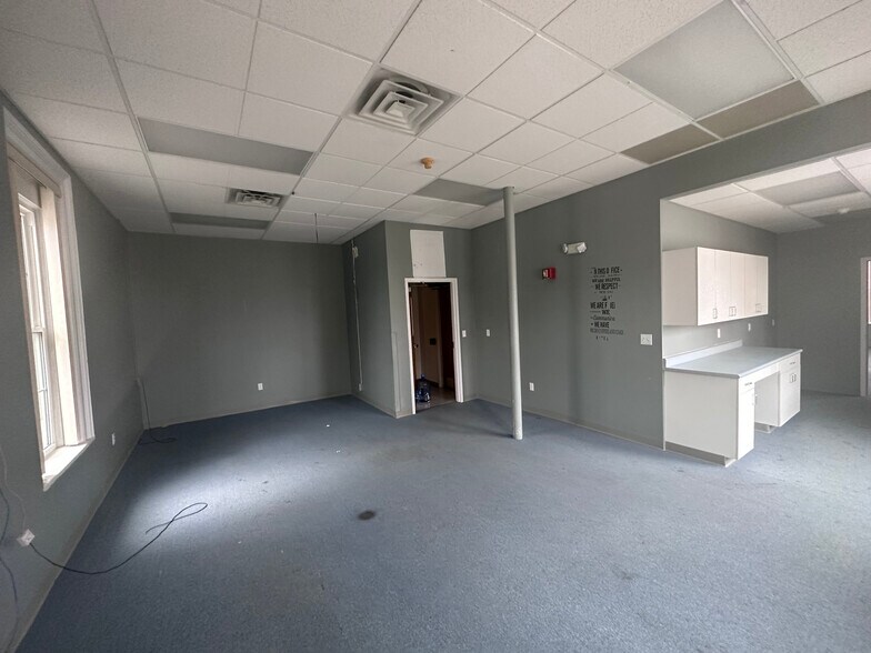 More Photos Of 314 Park St, Fulton Office For Sale