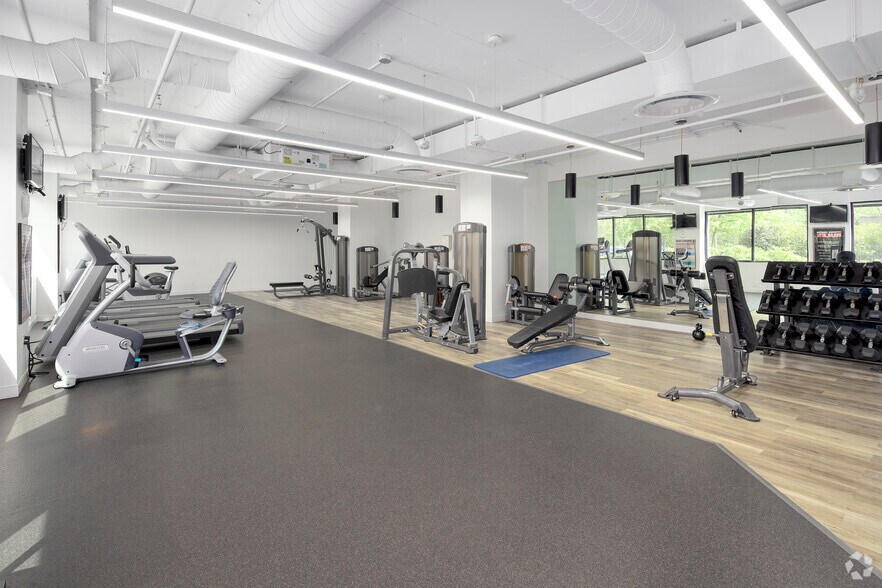 More Photos Of 1595 Spring Hill Rd, Vienna Unknown For Lease