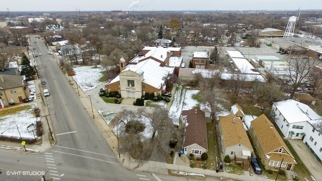 More Photos Of 310 E 137th St, Chicago Self Storage For Sale