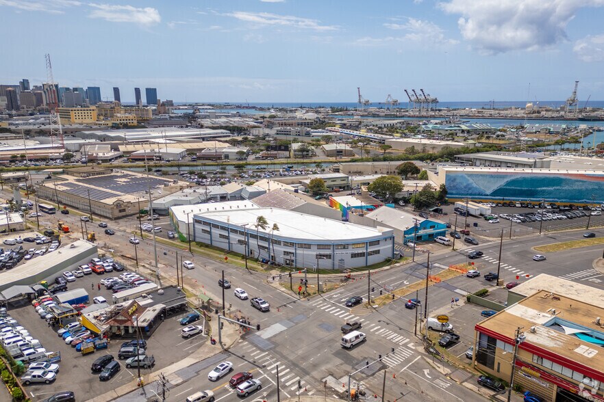 More Photos Of 1375 Dillingham Blvd, Honolulu Industrial For Lease