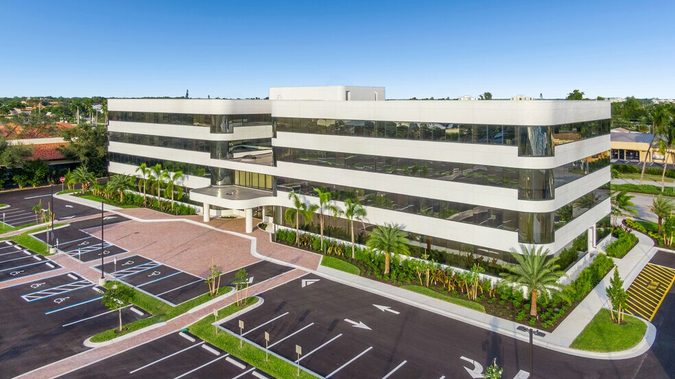 More Photos Of 4501 Tamiami Trl N, Naples Office For Lease