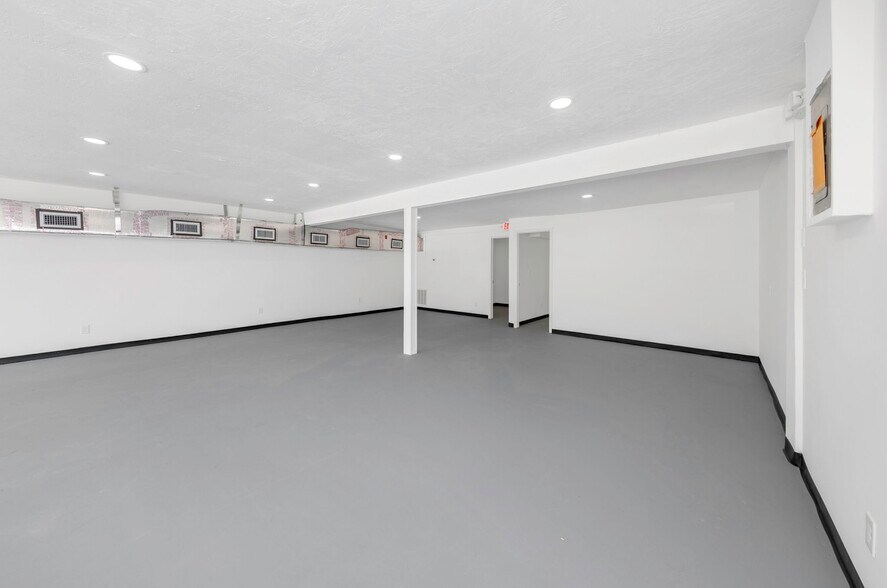 More Photos Of 6219 Massachusetts Ave, New Port Richey Freestanding For Lease