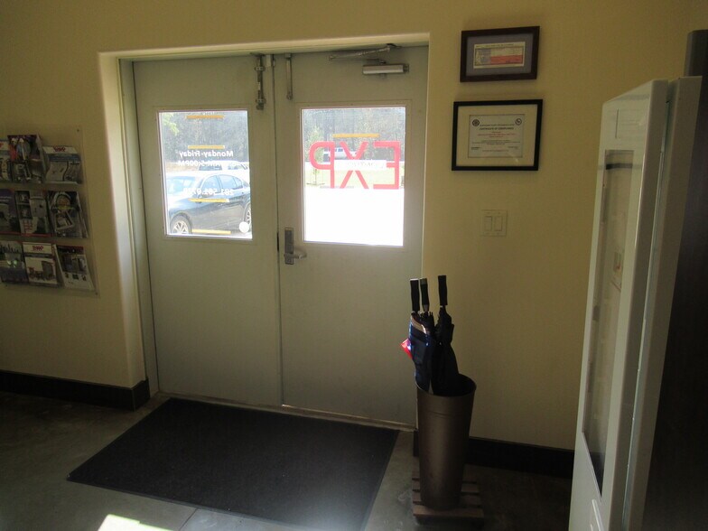 More Photos Of 21061 Gene Campbell Blvd, New Caney Warehouse For Sale