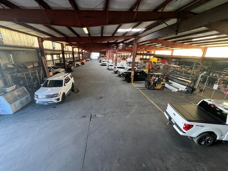 More Photos Of 5208 St Paul St, Tampa Warehouse For Lease