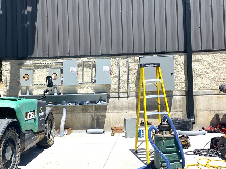 More Photos Of 150 Centrum Dr, Irmo Warehouse For Lease