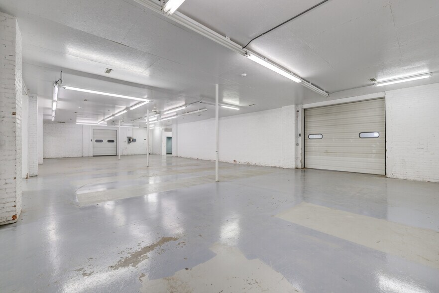 More Photos Of 309 South St, Pella Industrial For Sale