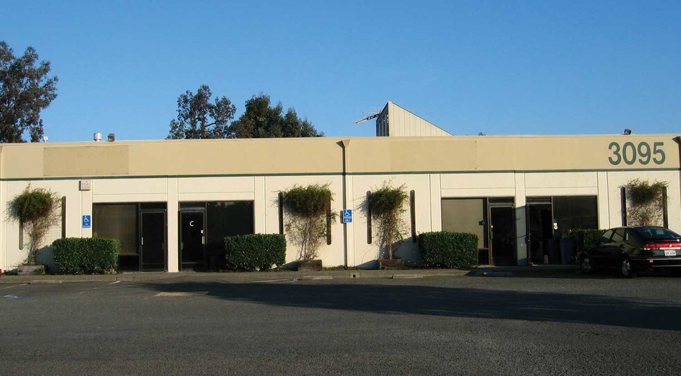 Primary Photo Of 3095 Kerner Blvd, San Rafael Warehouse For Lease