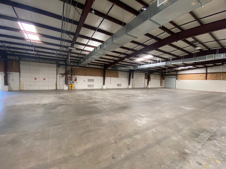 More Photos Of 2103 US-190 Hwy, Hammond Showroom For Sale